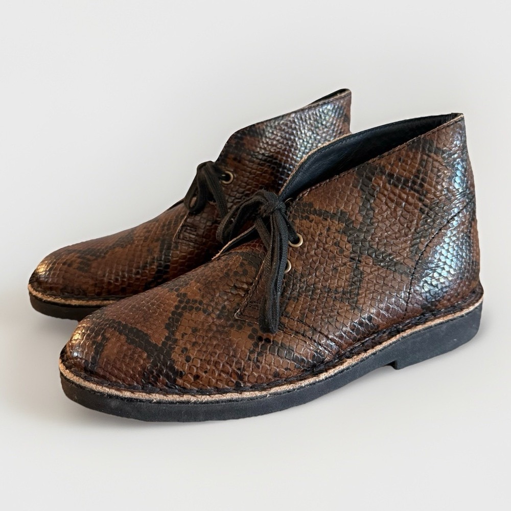 Clarks Desert Boot Womens 6 Brown Snakeskin Embossed Leather Ankle Boots Lace Up